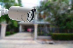 Какие особенности и преимущества аналоговых камер видеонаблюдения по сравнению с другими типами устройств